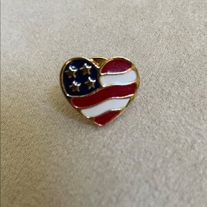 HEART FLAG PIN